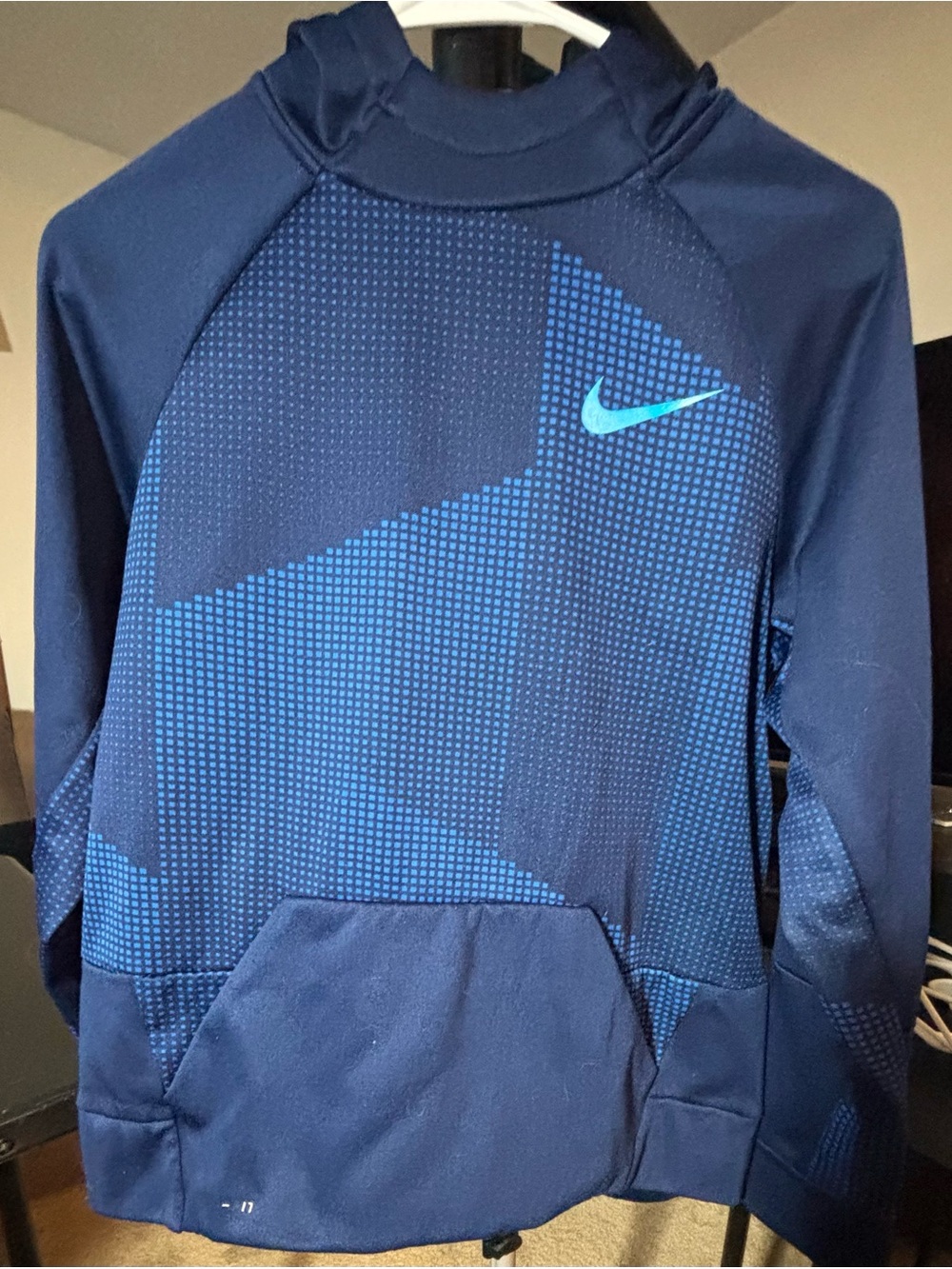 Nike Men's Navy and Light Blue Crewneck Pullover Sweater